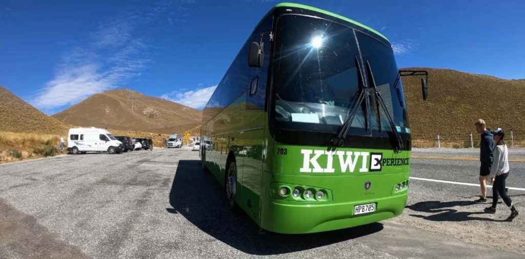 Exploring New Zealand by Bus: A Traveler’s Guide to the Kiwi Commute