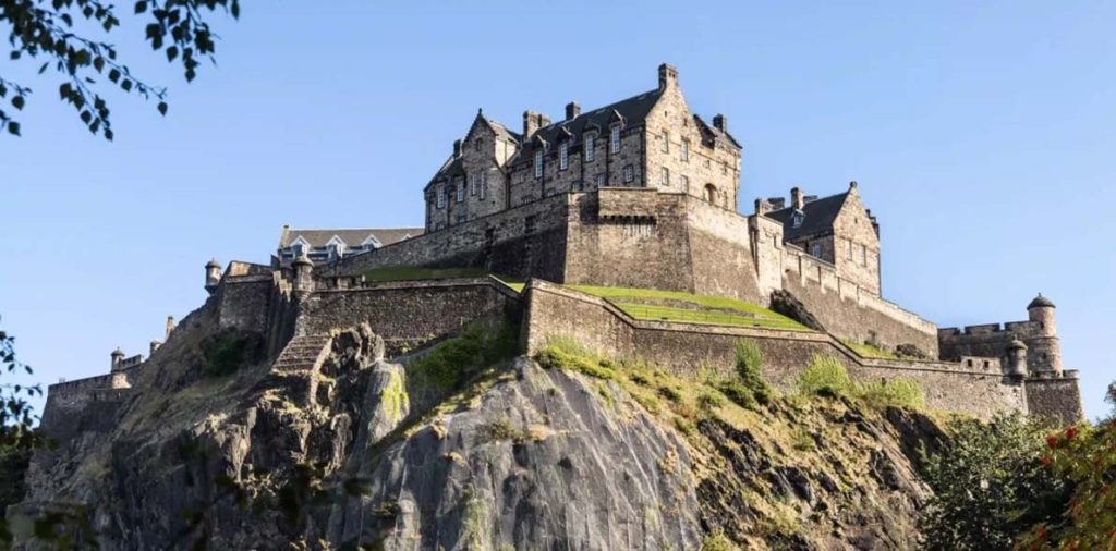 Unveiling the Allure of Edinburgh: A Traveler’s Guide